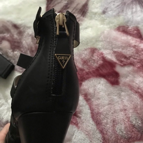 Guess Sandals - Picture 4 of 4